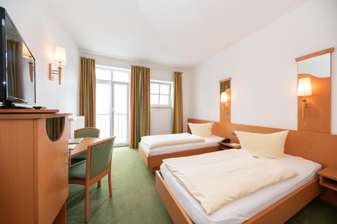 Hotel Bitburger Hof Exterior photo